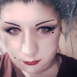 Meet your Posher, Stella